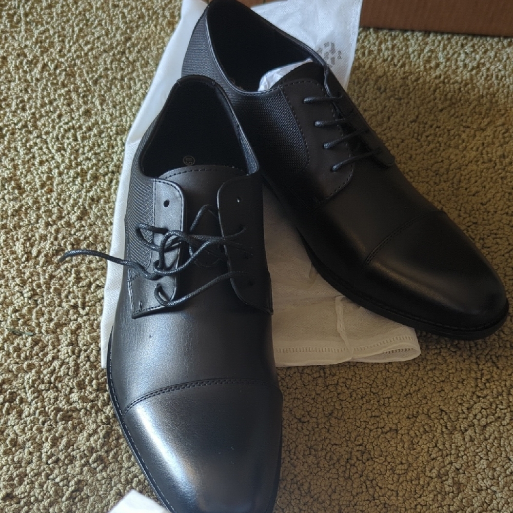 Men's Black Cap-Toe Derby Dress Shoes